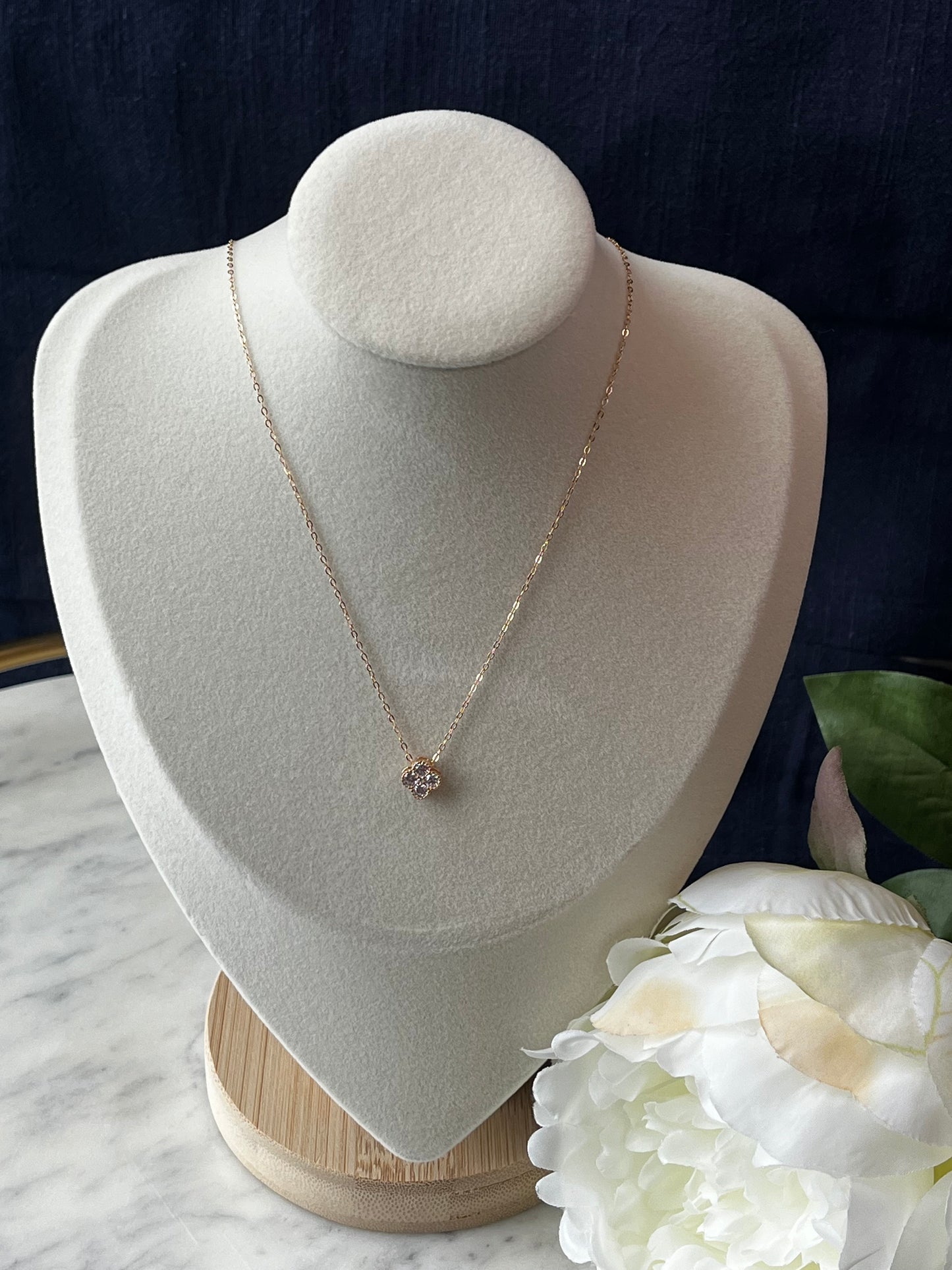 Dainty Gemstone Clover necklace