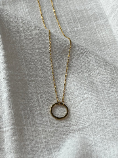 Dainty Circle Necklace