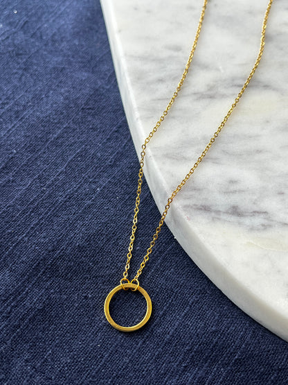 Dainty Circle Necklace