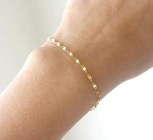 Gold Lip Chain Bracelet